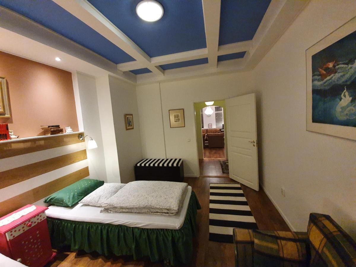 Paradlaegenhet Eskilstuna Extérieur photo